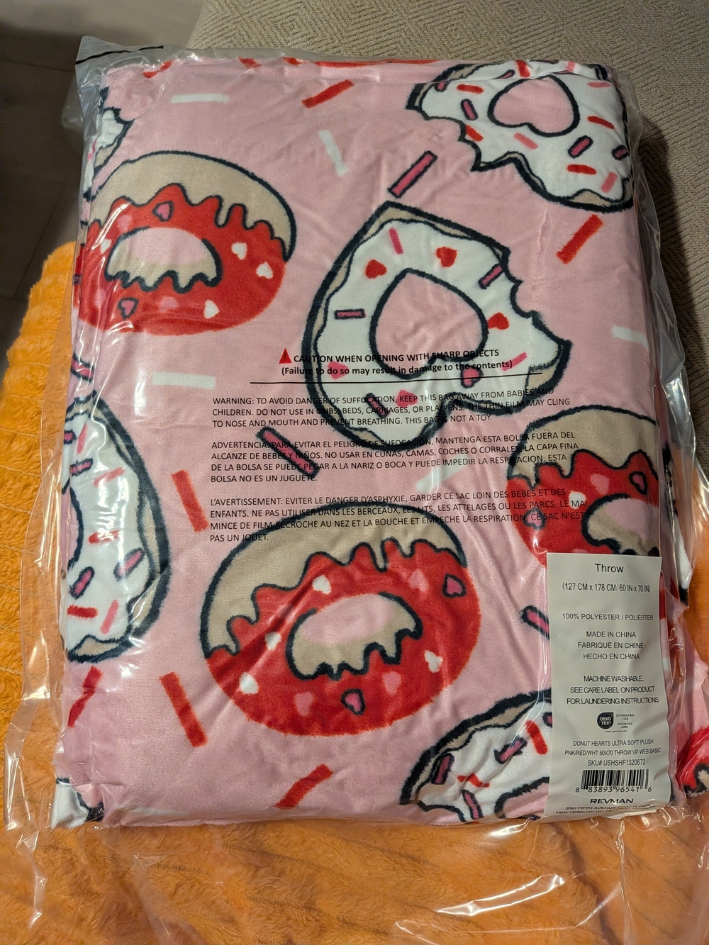 Betsey Johnson Pink Donut Print Fleece Throw - Picture 2 of 3
